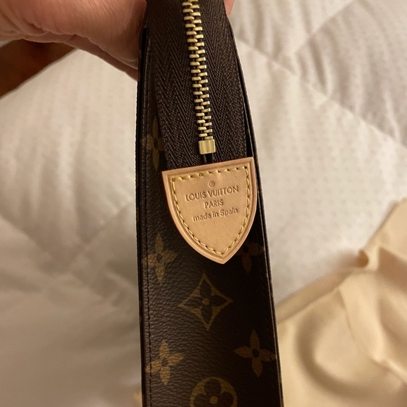 Louis Vuitton Toiletry 26 - Picture 4 of 8